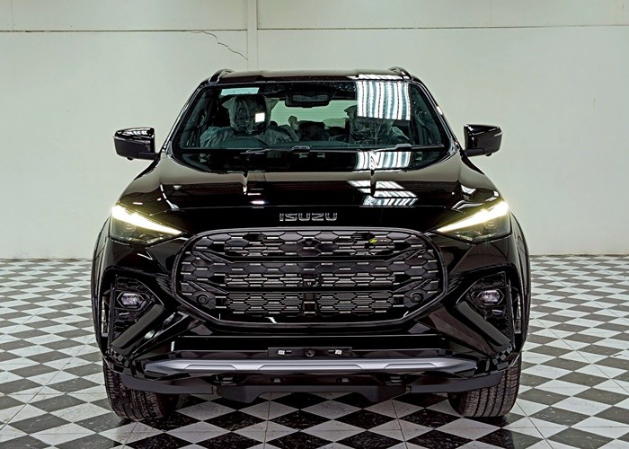 Used 7
                    ISUZU
                     for Sale Image