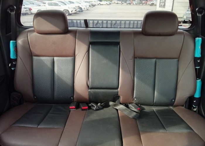 Used 10
                    ISUZU
                     for Sale Image