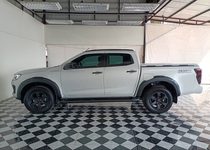 Used 1
                    ISUZU
                     for Sale Image